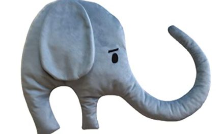 Capture adorable baby moments with animal-shaped newborn photography pillow.