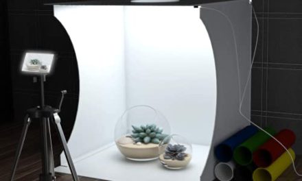 Capture Perfect Shots with the Qulable Mini Photo Studio