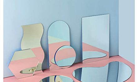 GISELA D Acrylic Mirror Prop Set: Reflective Geometric Background