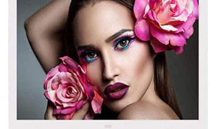 High-Res 17.3″ Digital Photo Frame: Immersive Image & Video Display