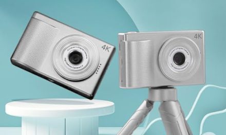 Capture Stunning Moments: 4000W 4K HD Selfie Camera with Bracket, Zoom, and Travel-Friendly Size