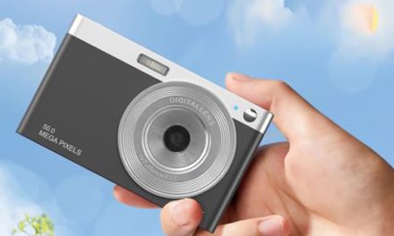 Compact Camera with 16X Zoom – Perfect Gift for Teens