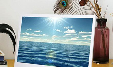 High-Resolution 15-Inch Touch Photo Frame with Human Sensing Function