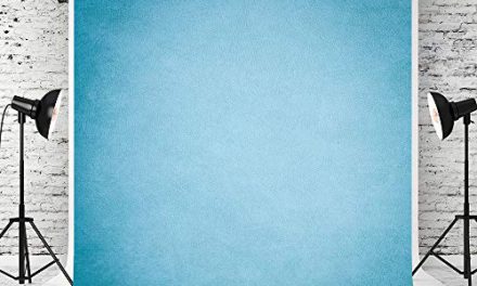 Capture Stunning Portraits with Kate’s Vibrant Blue Backdrop!