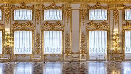 Captivating 20x10ft Palace Backdrop: Retro European Aristocratic Castle for Exquisite Photography
